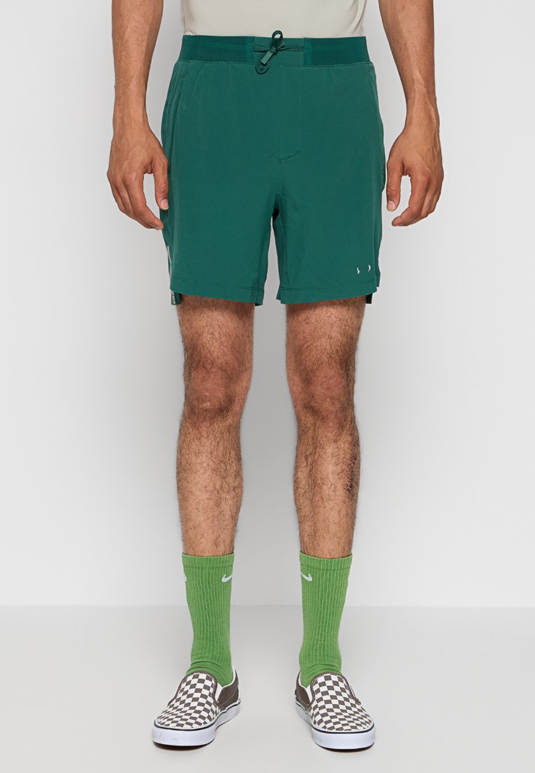 Born Living Yoga Shorts groen Born Living Yoga Shorts groen