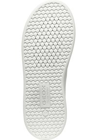 Suola di sneaker bianca in gomma con superficie testurizzata a motivo diamante e fori di ventilazione, caratterizzata dal logo in rilievo "GEOX ITALIAN PATENT".
