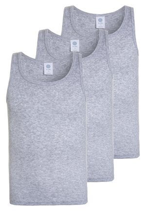 Drei graue Baumwoll-Tanktops mit einer weichen Textur, ausgestattet mit einem runden Ausschnitt und breiten Trägern. Labels sind auf der Rückseite eingenäht.