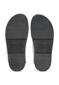 Thumbnail Image 7