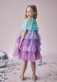 Next TIERED SPARKLE - REGULAR FIT - Koktélruha / Partiruha - purple blue
