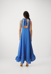 Malina SABRINA HALTER NECK RUFFLED DRESS - Juhlamekko - azure blue