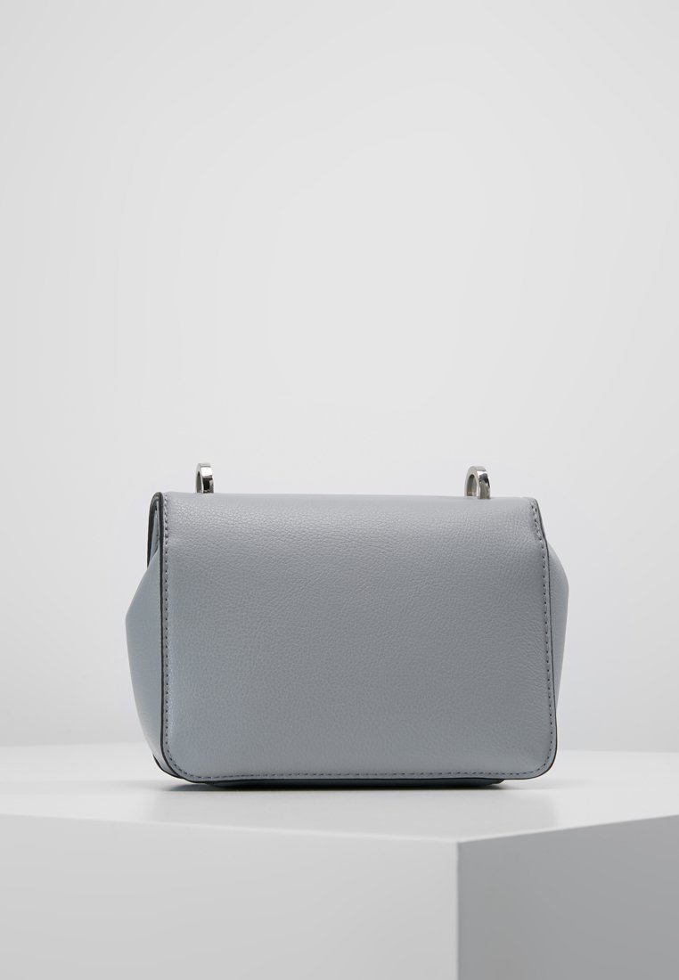 s.Oliver CITY BAG Skulderveske light grey Zalando.no s.Oliver CITY BAG Skulderveske light grey Zalando.no