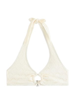 Bikinitop i cremefarvet med tekstureret skaller mønster, halterneck med bindebånd og frontspænde med lille cirkulært udskæring.