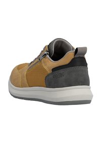 Men's sneakers with a yellow-brown leather and mesh upper, grey accents, and a white rubber sole. Rear features a reinforced heel.