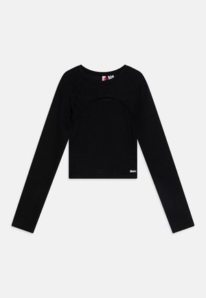 Fekete, hosszú ujjú crop top, kerek nyakkivágással, elöl ívelt kivágással és egy kis logócímkével az alján.