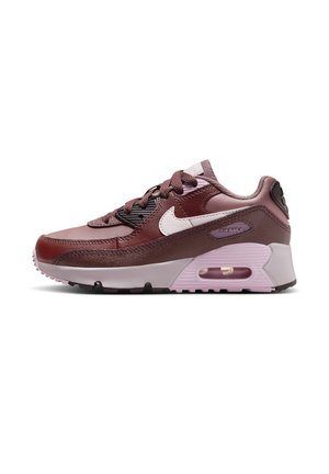 Bordeaux en roze Nike Air Max sneakers hebben een glad bovenwerk van synthetisch materiaal, textuuraccenten, veterclosure en zichtbare luchtinjectie.