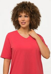 Ulla Popken V-AUSSCHNITT HALBARM - T-shirt basic - light red
