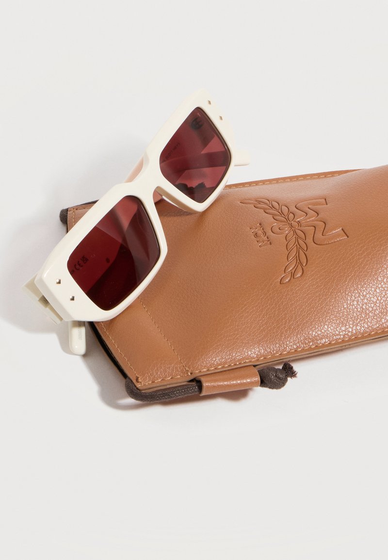 MCM UNISEX - Sunglasses - ivory/bordeaux/off-white - Zalando display picture 2