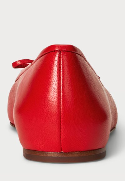Polo Ralph Lauren POINTED LEATHER BALLET FLAT - Balerīnas laiviņas - ruby