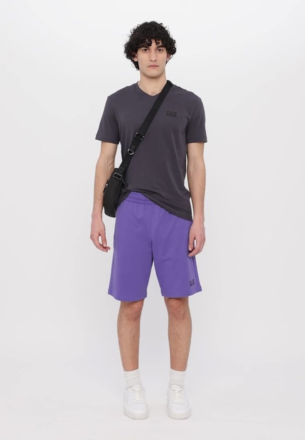 Basic T-shirt - periscope2