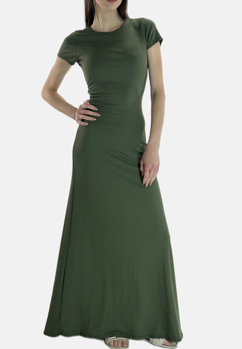 Grünes, langes Maxikleid mit tailliertem Oberteil und kurzen Ärmeln. Hergestellt aus geripptem Stoff mit geradem Saum und seitlichem Schlitz.