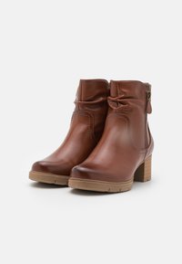 Jana Klasszikus bokacsizmák - cognac