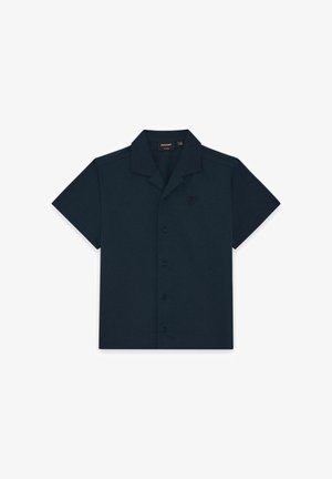 Chemise bleu marine à manches courtes avec col de style camp et logo brodé discret sur le côté gauche de la poitrine.