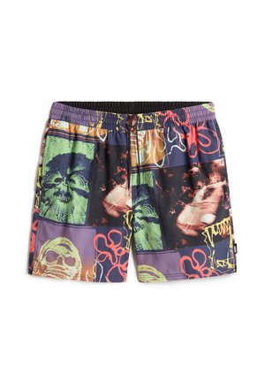 Schwimmshorts mit einem schwarzen elastischen Bund, die mit einem mehrfarbigen Grafikdruck von Totenköpfen und abstrakten Formen auf einem dunklen Hintergrund versehen sind.