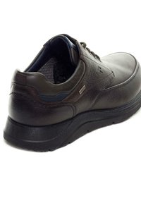 Fluchos Zapatos con cordones - marrón