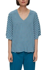 Gestreepte blouse met korte mouwen in teal en lichtblauw, met een V-halslijn en een relaxte fit. Zacht stof met een lichte glans.