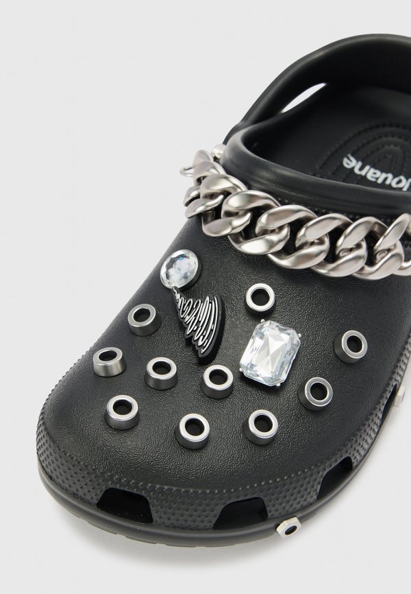 LOUANE X CROCS CLASSIC - Clogs3