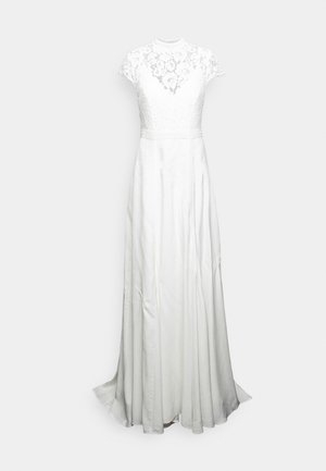 Vestido branco com corpete de rendas e mangas curtas, cintura ajustada e saia de seda fluida, textura suave e design elegante.