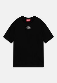 Tricou din bumbac negru cu mâneci scurte, guler rotund, având un logo argintiu pe piept, detalii minime de coasere.