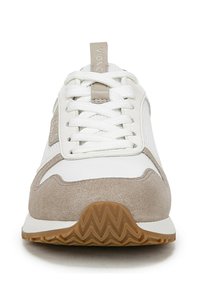 White sneaker with beige accents, suede toe, mesh side panels, and textured rubber sole. Features flat laces and a branded leather tag.