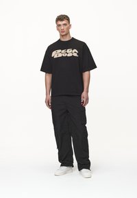 Pegador DREW BOXY TEE - Marškinėliai su spaudiniu - washed black