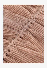 Niet geselecteerd, roze