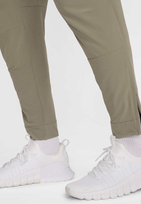 UNLIMITED  - Tracksuit bottoms2