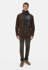 camel active LANGARM MIT AUFGESETZTEN TASCHEN - Skjorter - dark brown