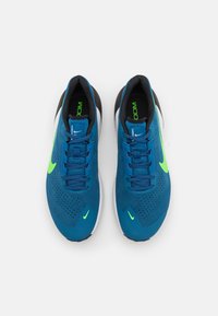 Nike Performance AIR ZOOM TR 1 - Edzőcipő - court blue/green strike/black/platinum tint