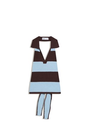 Ujjatlan kötött felső gallérral, mély V-nyakkivágással, széles vízszintes csíkokkal sötétbarnában és világoskékben, két lógó szövetkötővel.