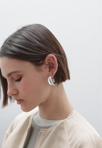 Massimo Dutti FRAYED LIGHTWEIGHT BOMBER NECK - Bomberjacks - beige