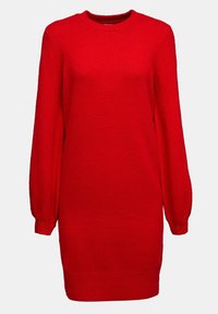 Robe pull rouge à manches longues en maille avec encolure ronde, poignets et ourlet côtelés sur fond clair uni.