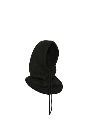 Capuche noire en tricot avec une large couverture du cou et des cordons pendants sur le devant, montrée sur fond blanc.