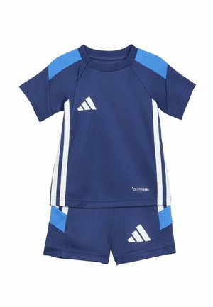 adidas Performance, CONJUNTO DE CAMISETA Y PANTALONES CORTOS TIRO 26 UNISEX - Chándal - dark blue