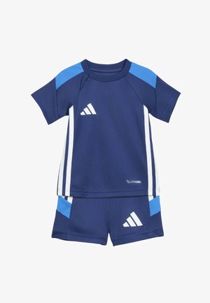 adidas Performance, CONJUNTO DE CAMISETA Y PANTALONES CORTOS TIRO 26 UNISEX - Chándal - dark blue