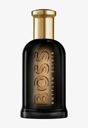 Sort og gylden cylindrisk parfume flaske med gyldent låg, præget med "BOSS" og mærket "BOTTLED ELIXIR" lodret.