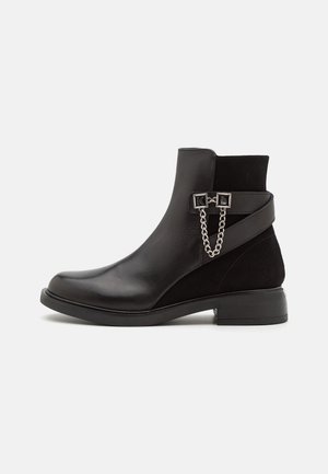 KARL LAGERFELD, Bottines de cowboy / motard - black