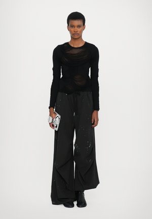 Rangering 9: MM6 Maison Margiela - CREWNECK - Topper langermet