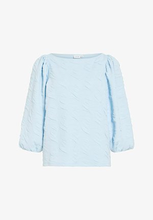 Šviesiai mėlyna tekstūruota palaidinė su pūstomis ilgomis rankovėmis ir plačiu apvaliu iškirpimu.