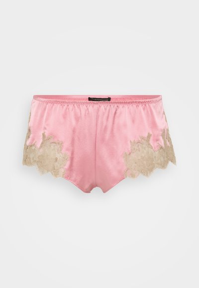 Roze satijnen shorts met een bloemige beige kantafwerking aan de zijkanten. Elastische tailleband met een gladde afwerking. Zachte textuur en ronde snit.