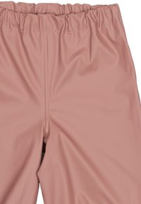 Różowe spodnie z elastycznym pasem, o gładkiej, błyszczącej fakturze i luźnym kroju. Posiadają średni stan i brak widocznych elementów metalowych.