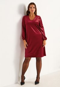 Cellbes of Sweden V-NECK - Cocktailkleid/festliches Kleid - dark red