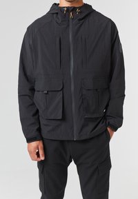 CLOSURE London Tunn jacka - black