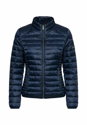 Giacca trapuntata blu navy con zip frontale, collo alla coreana, tasche laterali con zip e maniche lunghe sagomate.