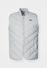 Veste sans manches matelassée gris clair avec fermeture éclair à l'avant, deux poches latérales, col côtelé et petit logo rouge-orange sur la poitrine gauche.