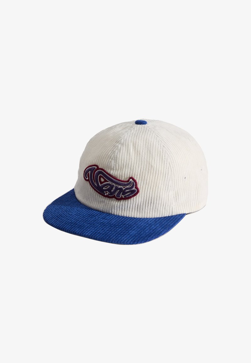 Hvid fløjl baseball cap med blå skygge og topknap, der har et broderet Vans-logo i lilla og rød på frontpanelet.