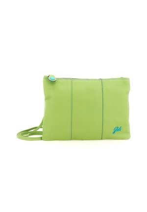Piccola borsa crossbody rettangolare di pelle verde lime con chiusura a zip e logo "Gabs" blu in basso a destra sul fronte.