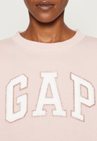 GAP HERITAGE CREW - Melegítőfelső - pink standard