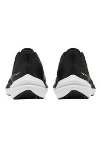 Zapatillas deportivas negras con una parte superior de textil suave, suela blanca y un diseño minimalista. Presentan un cuello acolchado y una suela texturizada para mayor agarre.